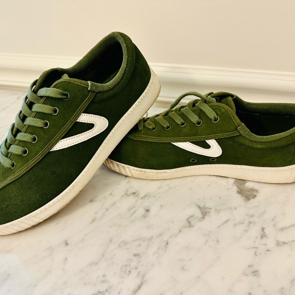 Tretorn Sneaker Suede in Olive size 8 - Picture 3 of 5